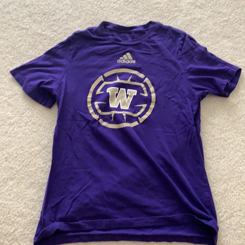 University of Washington women’s volleyball Tshirt purple size S